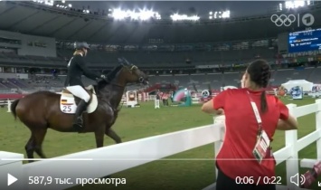 Женщину-тренера из Германии выгнали с Олимпиады - она ударила лошадь (ВИДЕО)