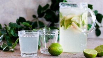 Вкусные и полезные рецепты: лаймовый лимонад с лемонграссом