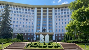 Массовые увольнения госчиновников в Молдове: смена элит?