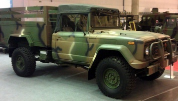 Военные испытывают командно-штабную машину на базе «потомка» Jeep, которая заменит УАЗик