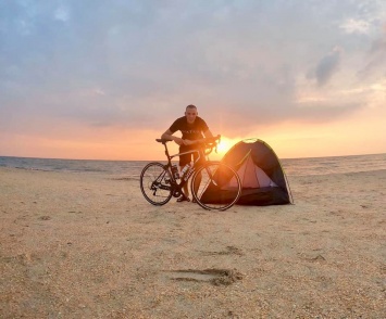 Житель Херсонщины проехал более 200 км к морю на велосипеде