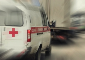 Арку перегородили блоками: в Днепре ребенок умер в машине скорой помощи