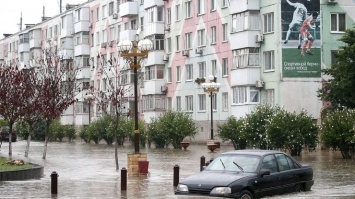 Большая вода в Крыму: подтоплена Керчь