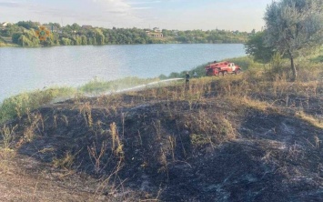 В Харьковской области за сутки спасатели тушили почти три десятка пожаров на открытых пространствах, - ФОТО