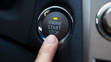 Автоэксперт опроверг пользу системы «старт-стоп» в современных автомобилях