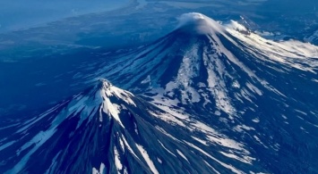 На Аляске одновременно начали извергаться сразу три вулкана