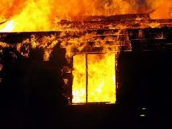 Хозяин дома пострадал при пожаре в Геническом районе