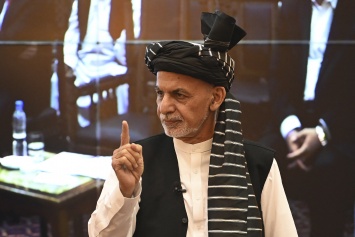 Беглого афганского президента Ашрафа Гани и его семью приняли в ОАЭ