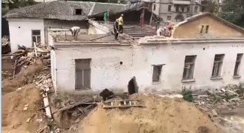 Компания сводного брата Савика Шустера разрушает киевскую старинную усадьбу Барбана (фото, видео)