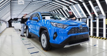 Toyota сократит производство автомобилей почти наполовину