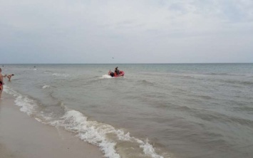 Во время отдыха на Херсонщине в море утонул 8-летний ребенок - его отца еще ищут