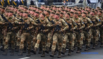 Проведение парада на День Независимости одобряют около половины украинцев