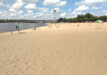 В Запорожье на пляже опасно купаться из-за кишечной палочки