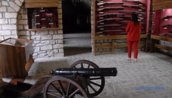 Древние пистолеты и ружья пополнили экспозицию замка на Тернопольщине