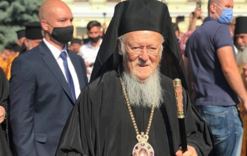 Патриарх Варфоломей и глава ПЦУ провели литургию