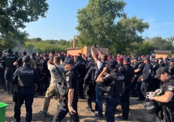 На мероприятии с Зеленским в Черкасской области произошли столкновения ветеранов и полиции