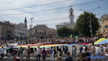 Рекорд по самому массовому исполнению «Червоной руты» установили в Черновцах