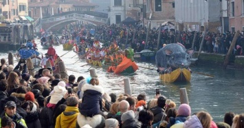 Венеция начнет пускать туристов по предварительной записи