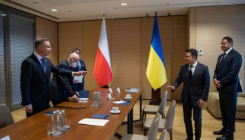 Зеленский обсудил с Дудой Nord Stream 2 и запуск скоростного поезда между Киевом и Варшавой