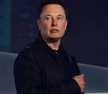 Илон Маск раскритиковал последнюю версию автопилота Tesla