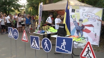 Сегодня юные херсонцы-велосипедисты соревновались за Кубок патрульной полиции