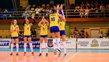 Женская сборная Украины по волейболу всухую победила Румынию