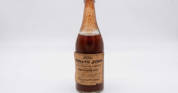 Бутылка томатного сока от Ford, которой 83 года: она уйдет с аукциона