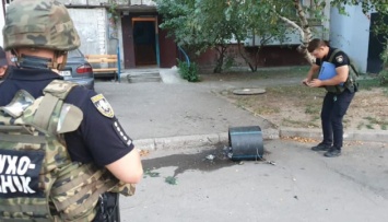 На Луганщине возле подъезда дома саперы обезвредили подозрительный предмет