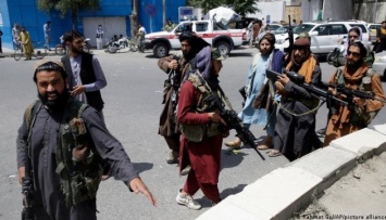 Экс-президента Афганистана и премьера держат под домашним арестом в Кабуле - СМИ