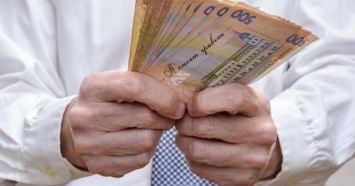 Средняя зарплата в Украине в июле подросла на 32 грн