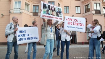 Дело в налогах? В чем обвиняют в Беларуси агентство БелаПАН