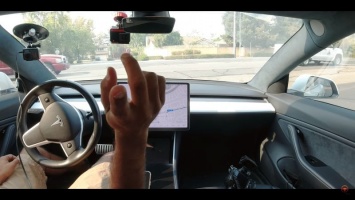 Насколько хорошо работает камера наблюдения за водителем в салоне Tesla (ВИДЕО)
