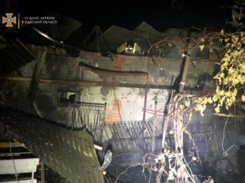 Возгорание в частном доме в Одессе тушили пять пожарных машин