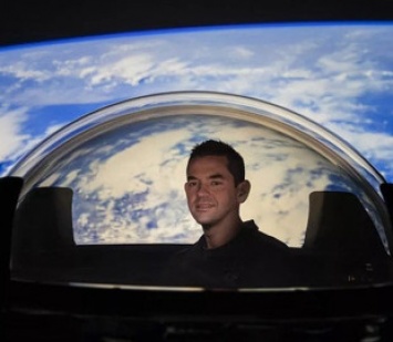 SpaceX оснастит космический корабль Crew Dragon для первой гражданской миссии огромным стеклянным куполом