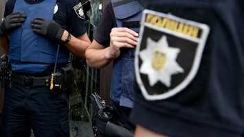 Стрельба в Старобельске: мужчина пытался задушить полицейскую