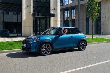 MINI Россия объявляет 26 августа Днем Приветствия MINI