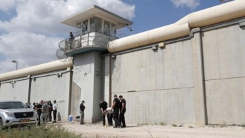 В Израиле из тюрьмы сбежали 6 палестинцев, приговоренных к пожизненному за терроризм, - прокопали тоннель ложкой (ФОТО, ВИДЕО)