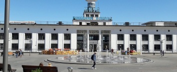 Киевский речвокзал станет американским университетом. А наш уже не станет
