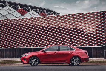 Первый тест-драйв обновленного Kia Cerato