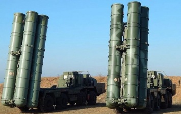 Россия провела в Крыму учения с привлечением комплексов С-400