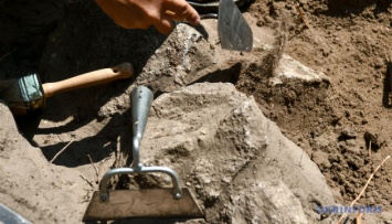 Посуда, пули и монеты: археологи нашли старинные артефакты в Житомире