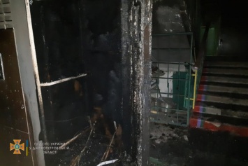 Ночной пожар: в Кривом Роге ночью на пожаре в многожэтажке пострадали женщина и подросток
