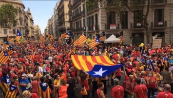 В Каталонии состоялись многотысячные акции за независимость