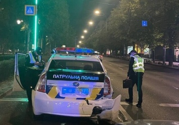 Прощайте, права: в центре Киева пьяный водитель врезался в патрульных