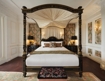 Нам так не жить, но хотя бы посмотреть. В лондонском The Savoy открылся обновленный королевский люкс - The Royal Suite by Gucci (ФОТО)