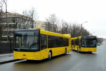 В киевских автобусах остановки будут объявлять на английском языке
