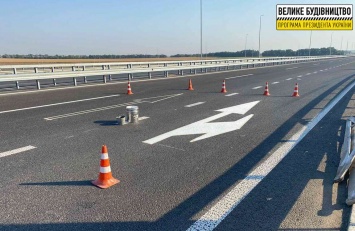 Продолжается нанесение разметки на пересечении автодорог М-22 Полтава - Александрия и Н-31 Днепр - Решетиловка