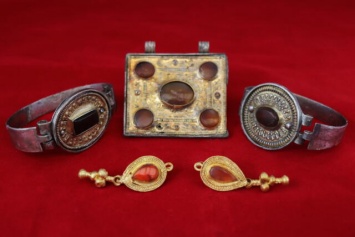 Крымские археологи нашли коллекцию украшений знати аланских племен III века