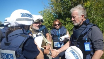 Делегаты ОБСЕ из-за обострения ситуации на востоке Украины приехали на КПВВ «Золотое»