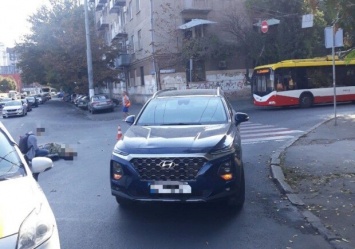 На "зебре": возле стадиона "Спартак" под колеса авто попала женщина